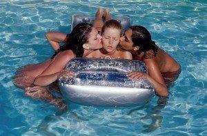 nitika kissing russian model who is blond